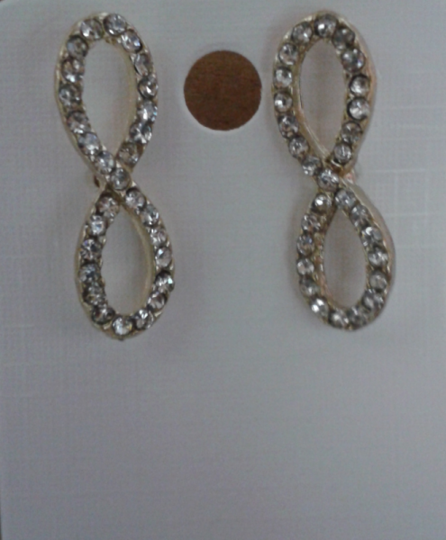 Brinco Infinito com strass